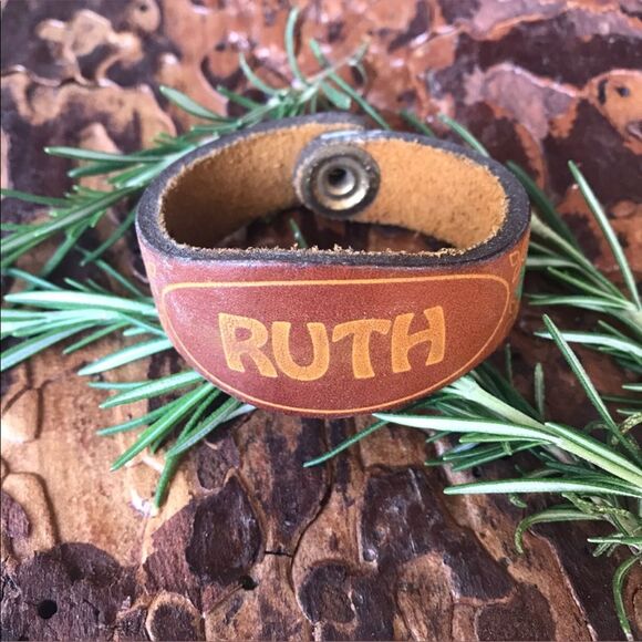 VINTAGE RUTH 1970’s Tooled Leather Cuff Bracelet - Picture 1 of 8